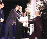 <div class=lightGallery-captions><p>Medalla de Honor Ayto Madrid a Asepeyo 2004</p><p>El Ayuntamiento de Madrid concede la Medalla de Honor de Madrid a Asepeyo por su colaboración en la atención a las víctimas del atentado del 11 de marzo de 2004.</p><h4>Material cedido por 151 - ASEPEYO</h4><span>2004</span></div>